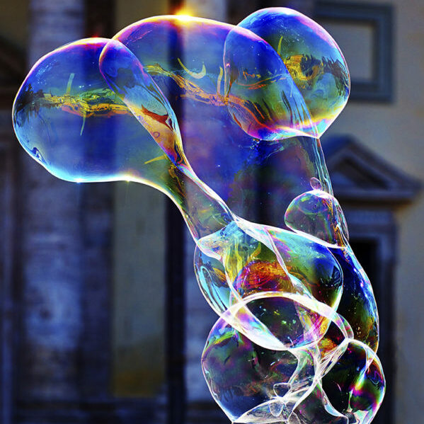 Color reflections in soap balloon